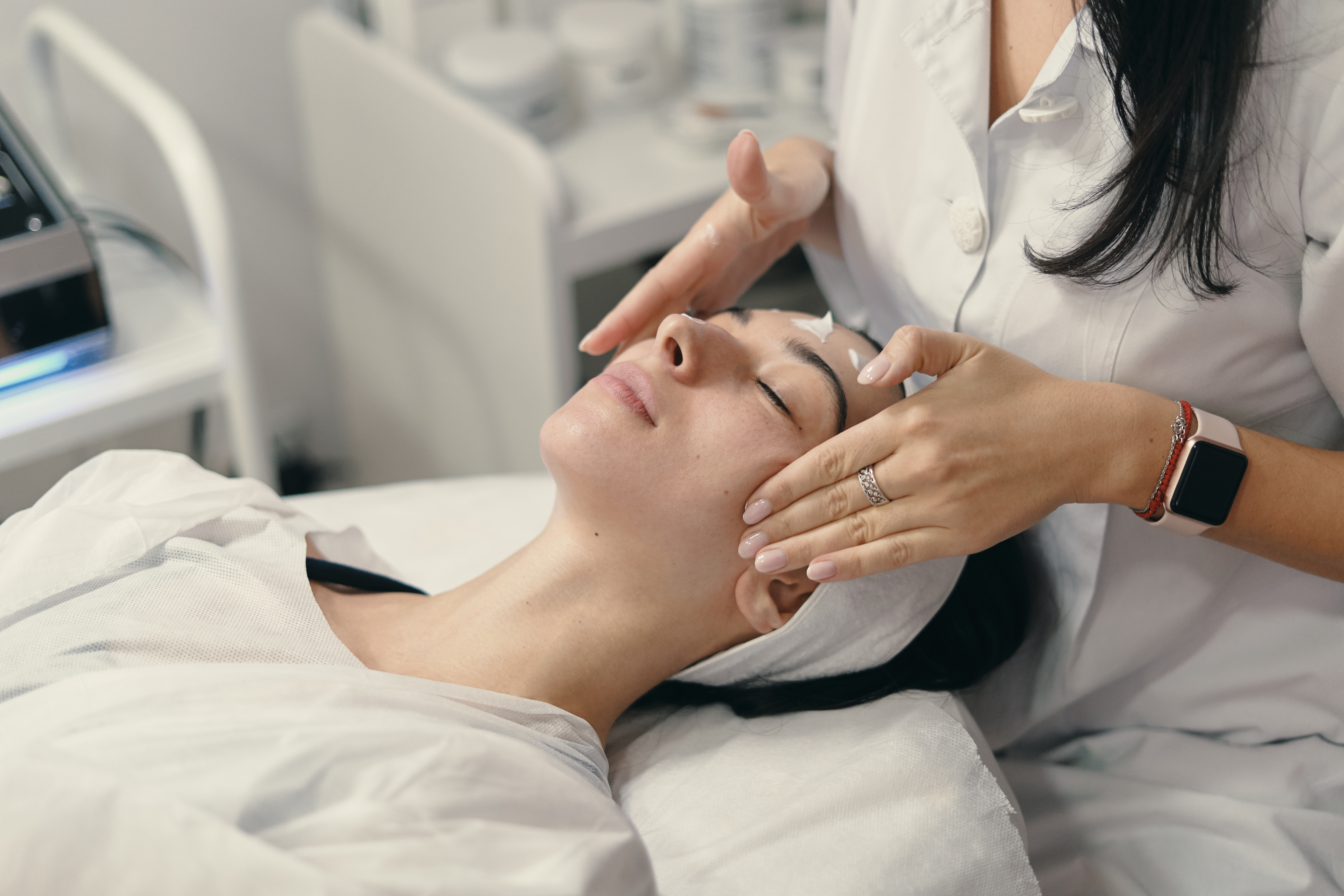 HIFU Skin Lifting & Wrinkle Reduction at Oceania Spa & Clinic What Clients Need to Know